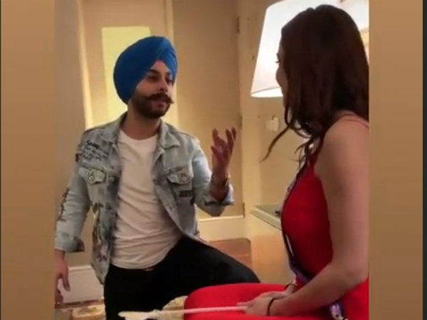 Alam Makkar Sings Romantic Shayari For Shraddha