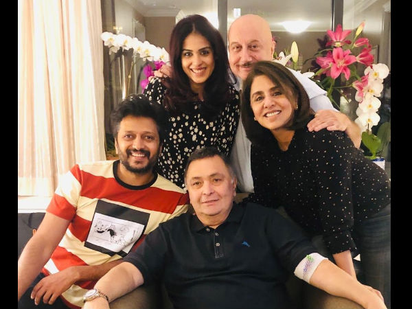 Rishi & Neetu Kapoor Receive These Visitors From B-Town! Rishi & Neetu Kapoor Receive These Visitors From B-Town!