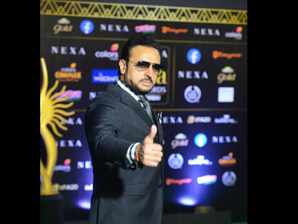 Gulshan Grover Gives A Thumbs-Up