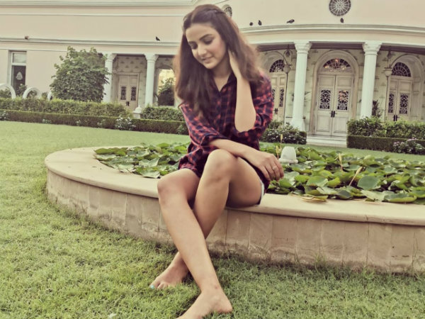 The Actress Is On A Small Break