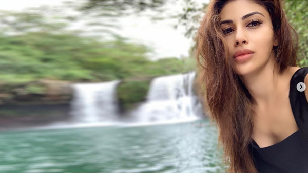 Mouni In Thailand