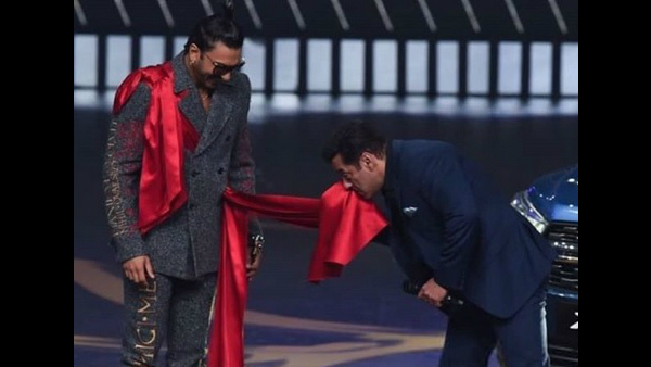 Earlier, Salman Was Seen Poking Fun At Ranveer Singh's Outfit As Well