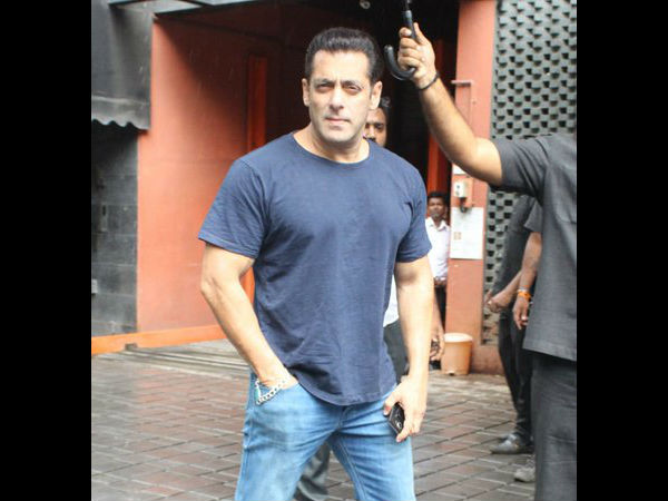 Fans Hail Salman Khan