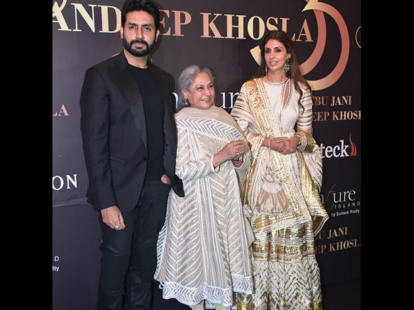 Yes, Jaya Bachchan Can Smile For The Cameras