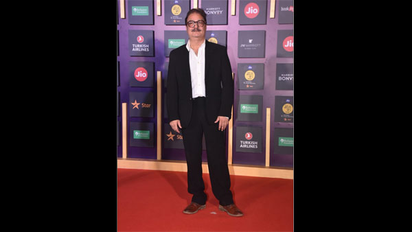 Vinay Pathak Suits Up