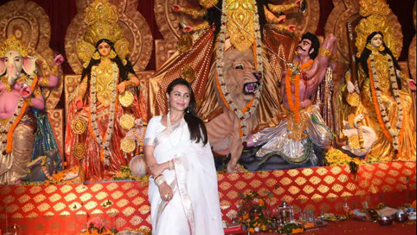 Rani Dons Gorgeous White Saree To Durga Puja Celebrations