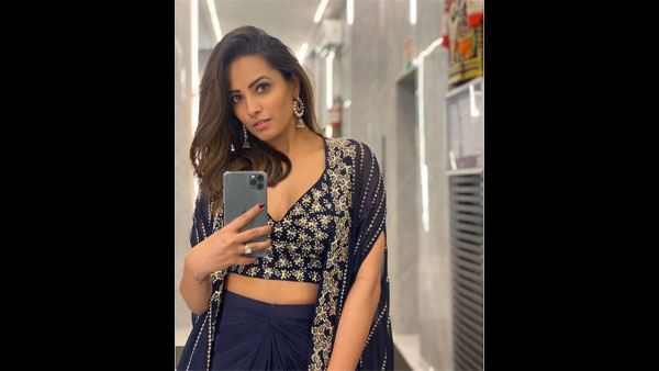 Dipika Kakar, Nakuul Mehta, Asha Negi And Others Ring In Diwali, Dressed In Their Traditional Best Dipika Kakar, Nakuul Mehta, Asha Negi And Others Ring In Diwali, Dressed In Their Traditional Best