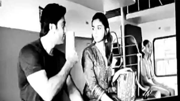 Video Of Alia Bhatt and Ranbir Kapoor Taking A Train Ride Goes Viral Video Of Alia Bhatt and Ranbir Kapoor Taking A Train Ride Goes Viral