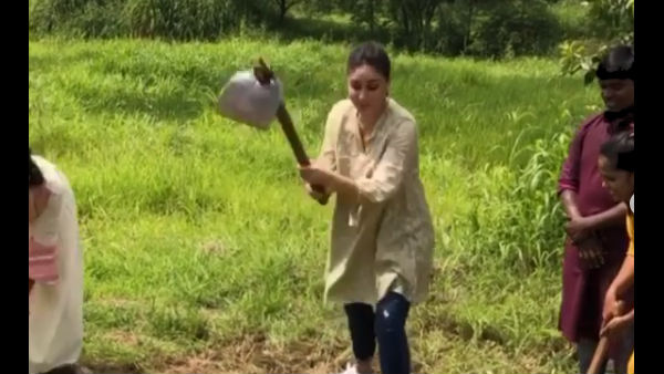 Kareena Turns Farmer For A Day, Video Goes Viral! Kareena Turns Farmer For A Day, Video Goes Viral!