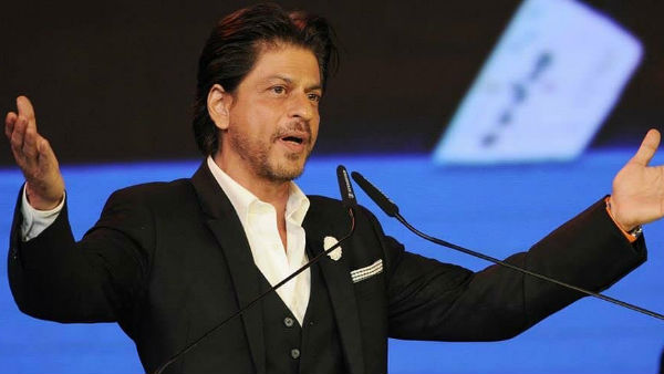 kolkata-international-film-festival-shah-rukh-khan-leaves-rakhi-gulzar-all-emotional kolkata-international-film-festival-shah-rukh-khan-leaves-rakhi-gulzar-all-emotional