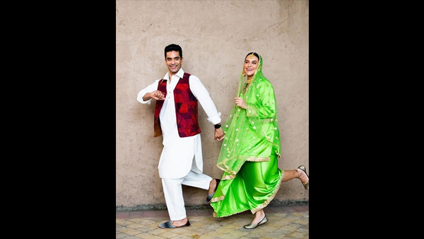 Meanwhile, Neha Dhupia & Angad Bedi Go The DDLJ Way