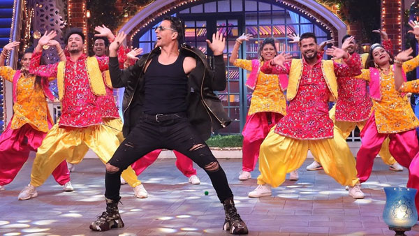 Akshay Turns Host