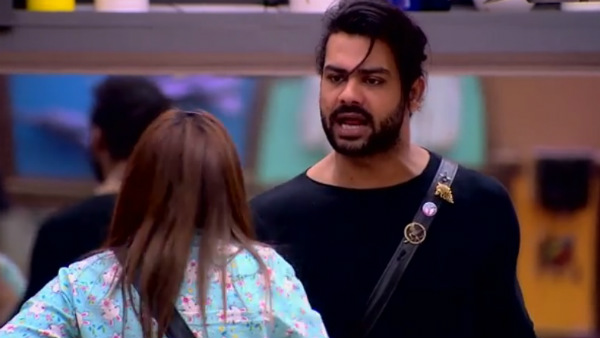 Mahira & Vishal Fight