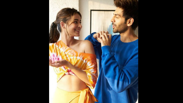B H A T T U ( Pretending to be happy here 😬😅) @khiladi_bhatu