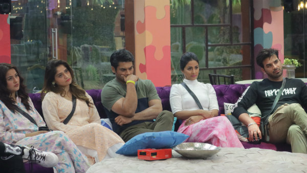 Hina Khan Enters The Bigg Boss 13 House