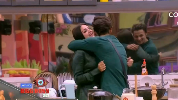 Himanshi Khurana Breaks Up With Her Fiance; To Enter The Bigg Boss 13 House Himanshi Khurana Breaks Up With Her Fiance; To Enter The Bigg Boss 13 House