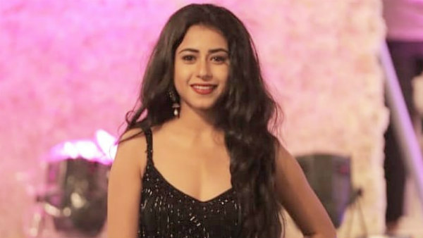 @Riya_ssingh2 & @Sandeep55377978