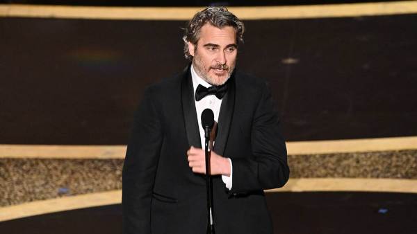 oscars 2020 joaquin phoenix oscars 2020 joaquin phoenix