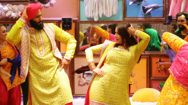 Sidharth & Shehnaz Perform