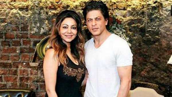 Fans Hail SRK For Offering His Office To BMC Fans Hail SRK For Offering His Office To BMC