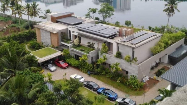 Mammootty And Dulquer Salmaans New House: The Picture Goes Viral! Mammootty And Dulquer Salmaans New House: The Picture Goes Viral!