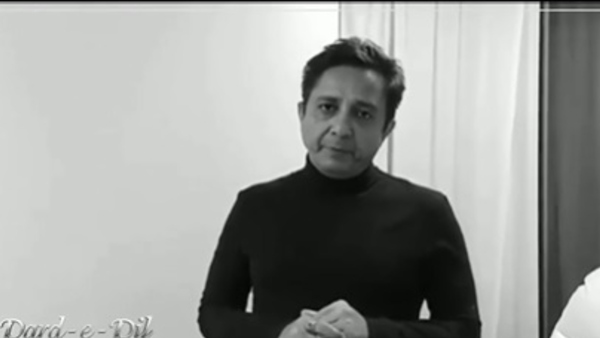 Sukhwinder & Aditya Narayan Pay Tribute To Irrfan Khan