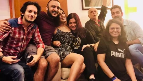 'I Stand By You Firm And Strong,' Says Mahesh Bhatt's Associate To Rhea Chakraborty