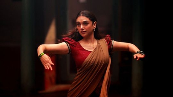 Sujata’s costumes have already set a new trend among the fashion lovers. How did you finalise the look?