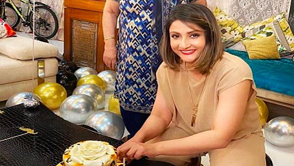Urvashi Dholakia Urvashi Dholakia