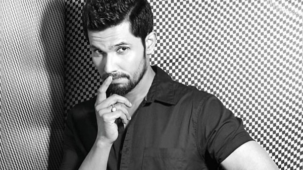 Randeep Hooda Reacts To Vidyut Jammwal's Tweet