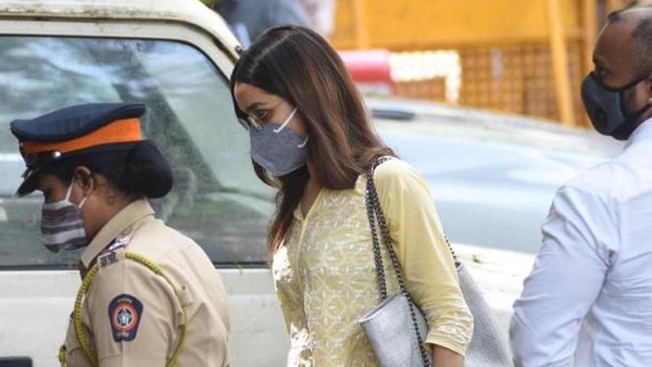 Rhea Chakraborty Had Mentioned Shraddha's Name During NCB Probe
