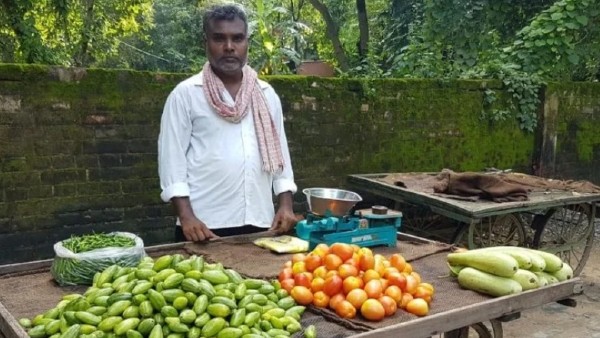 Balika Vadhu Director Sells Vegetable In UP; Says Hes Familiar With This Business & Has No Regrets Balika Vadhu Director Sells Vegetable In UP; Says Hes Familiar With This Business & Has No Regrets