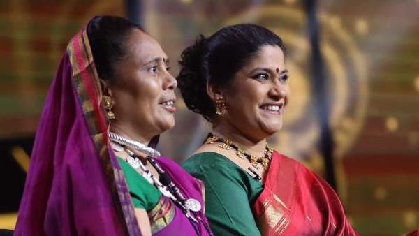 Kaun Banega Crorepati 12 Karamveer Special Episode Renuka Shahane Accompanies Phoolbasan Yadav Filmibeat kaun banega crorepati 12 karamveer