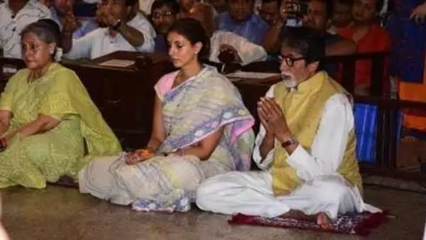 Jaya Bachchan With Family At Durga Pooja