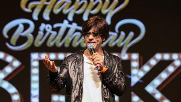 Shah Rukh Khan's Fans Go Digital This Year