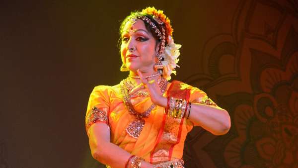 Happy Birthday Hema Malini: 5 Unknown Facts About Bollywood's Dream Girl Hema Malini And The Kapoors