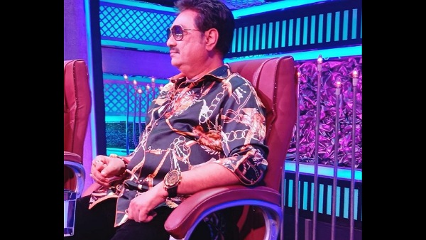 The Singer Clarified That He Helped His Son