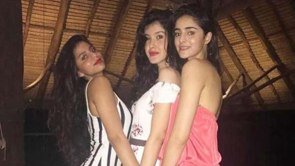 Suhana With Her BFFs