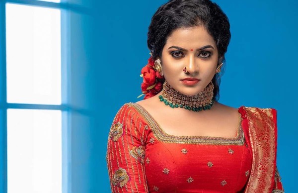 Was VJ Chitra Dating A Kollywood Actor?