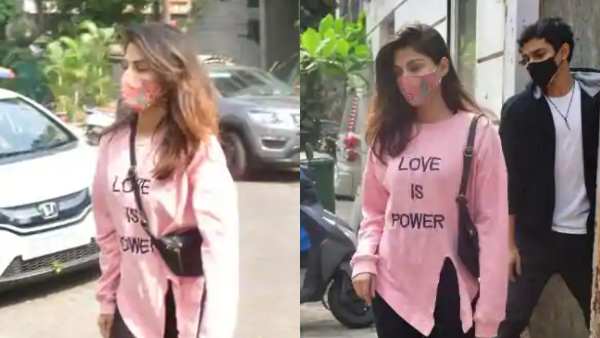 Rhea Was Spotted House Hunting In Mumbai