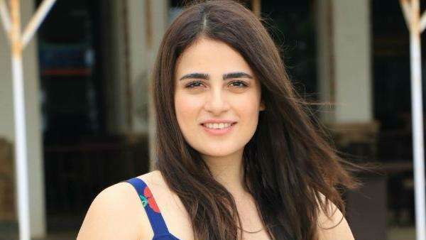 Radhika Was Shivering When She Met Kareena