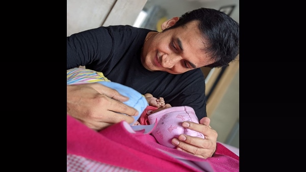 Sankarshan Karhade Blessed With Twins; Shares First Picture Of His Babies Sankarshan Karhade Blessed With Twins; Shares First Picture Of His Babies