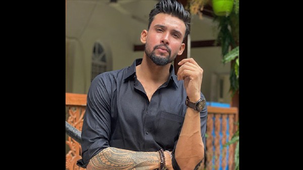Pawan Singh Dhakad Shares His Fitness Mantra, Says Being Fit Means Living Healthy - Filmibeat Pawan Singh Dhakad Shares His Fitness Mantra, Says Being Fit Means Living Healthy - Filmibeat