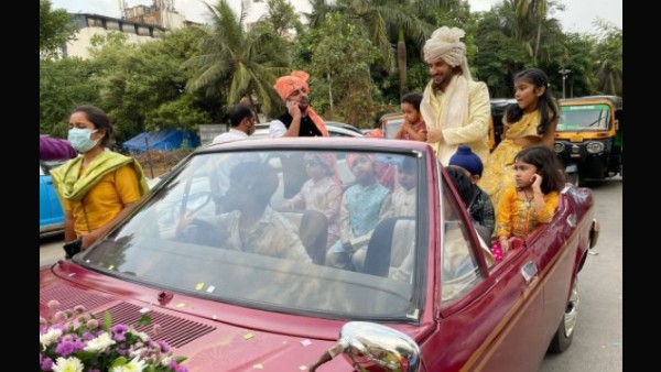 xalexa 1637551668.jpg.pagespeed.ic.dnvSCKVwDB 'Dulha' Aditya Seal On His Way To His Wedding