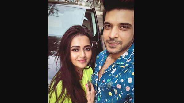 Tejasswi Prakash Spotted With BF Karan Kundrra Post Naagin 6 Shoot; See TejRan Pictures Tejasswi Prakash Spotted With BF Karan Kundrra Post Naagin 6 Shoot; See TejRan Pictures