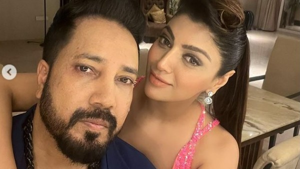 Akanksha Puri & Mika Singh Akanksha Puri & Mika Singh