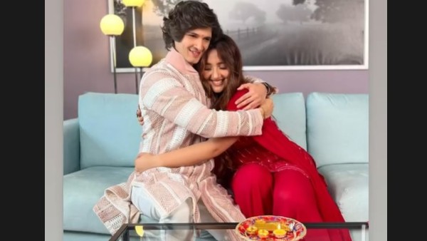 Naira-Naksh