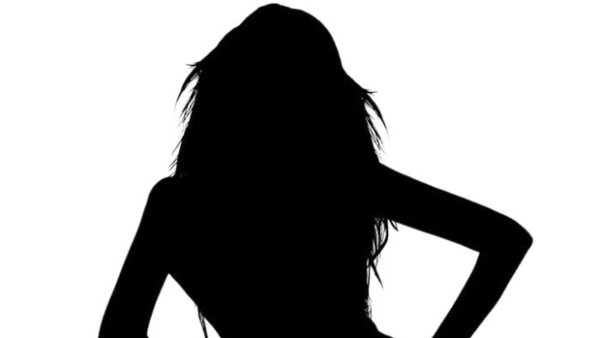 तुर्की के पॉप सिंगर पर धार्मिक स्कूलों पर एक मजाक पर नफरत भड़काने का आरोप