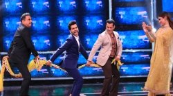 Bigg Boss 13 Somvaar Ka Vaar Live Updates Mouni Roy Rajkummar Rao Boman Irani Grace The Stage