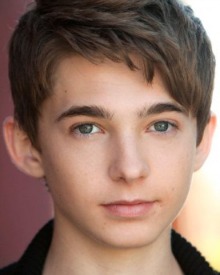 Austin Abrams: Age, Photos, Family, Biography, Movies, Wiki & Latest